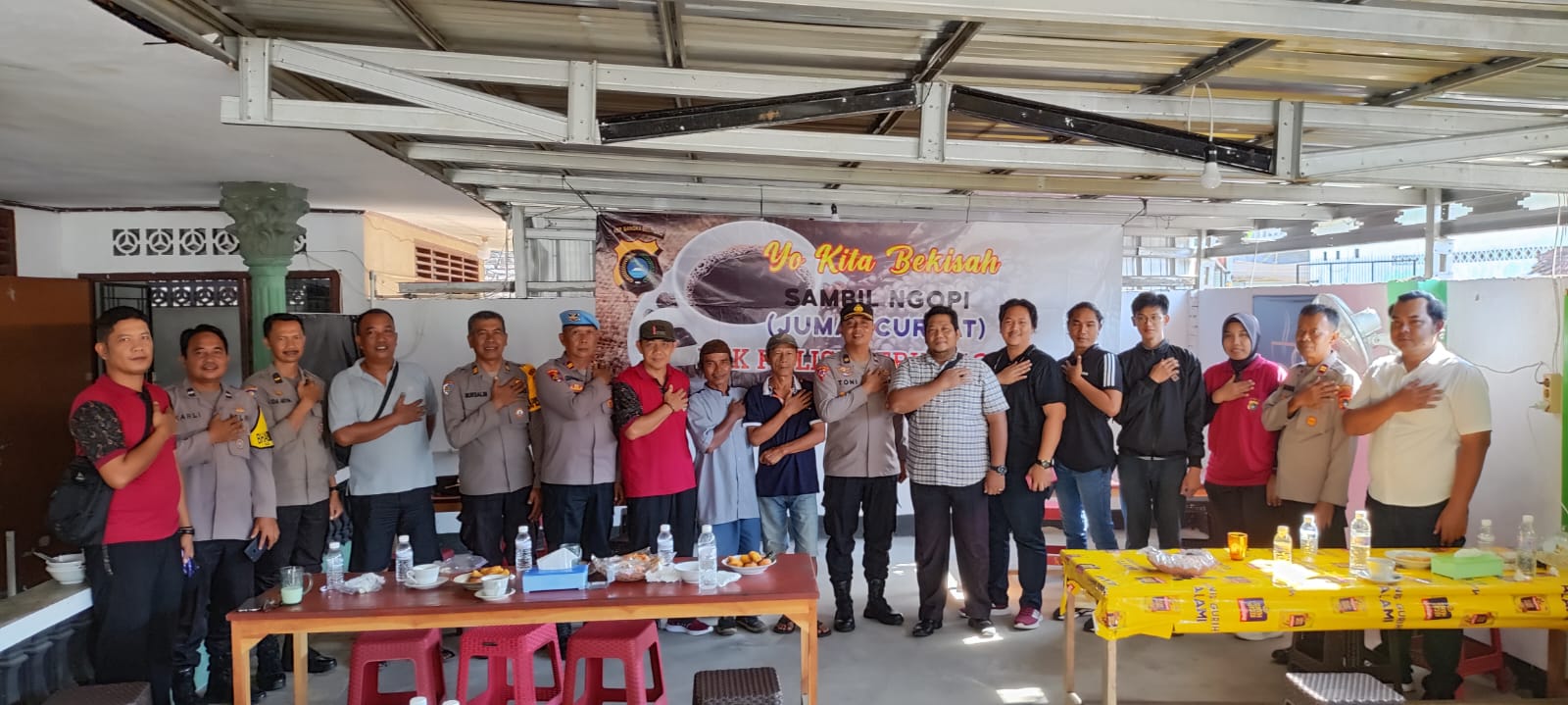 Dengarkan Keluhan Warga, Polsek Gerunggang Kembali Gelar Jumat Curhat di Warkop Mentok Bukit Merapin