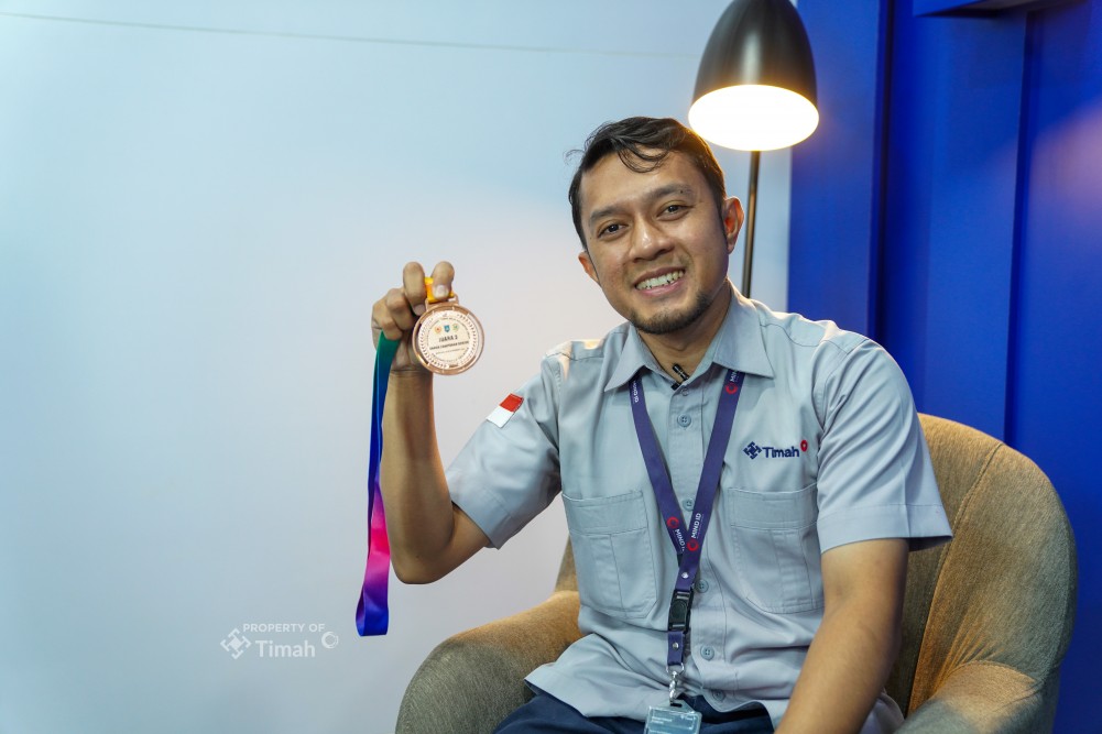 Dari Ruang Kerja ke Arena Laga, Kisah Waisya Hidayat Atlet Tenis Meja PT Timah