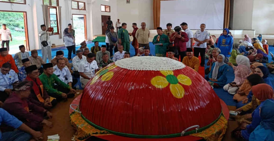 Festival Kute Kelurahan Kota Tanjungpandan Hadirkan Dulang Gede