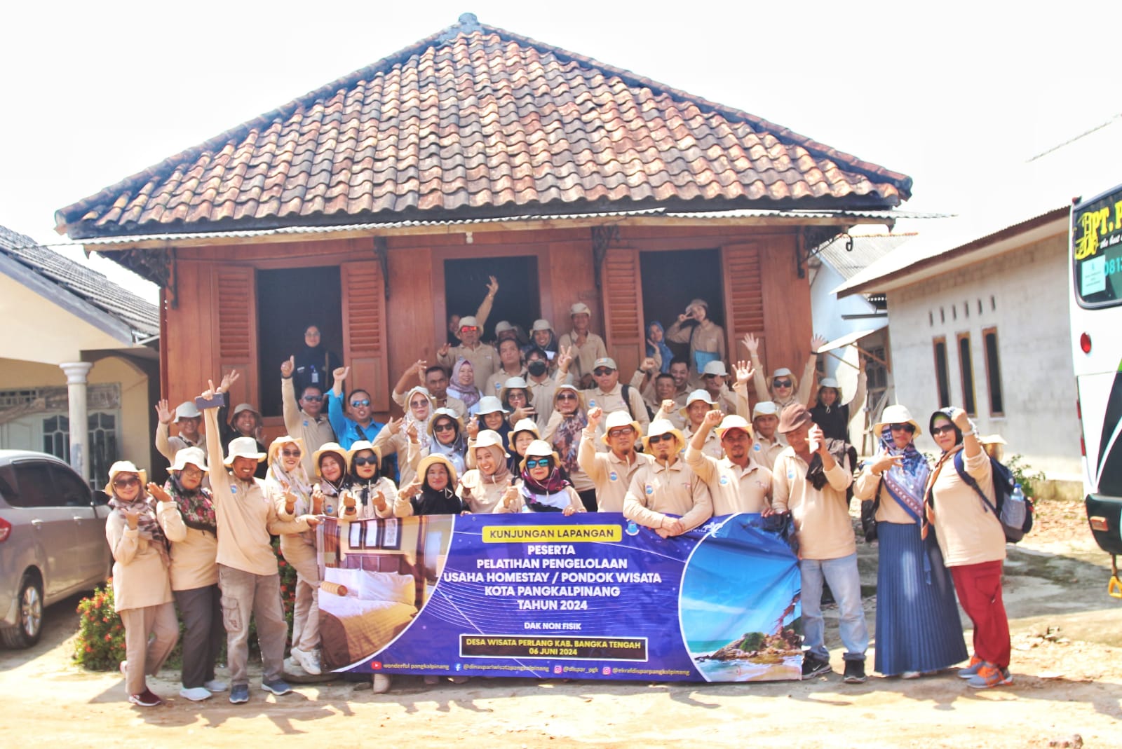 Pengelola Homestay di Pangkalpinang Kunjungi Desa Wisata Perlang