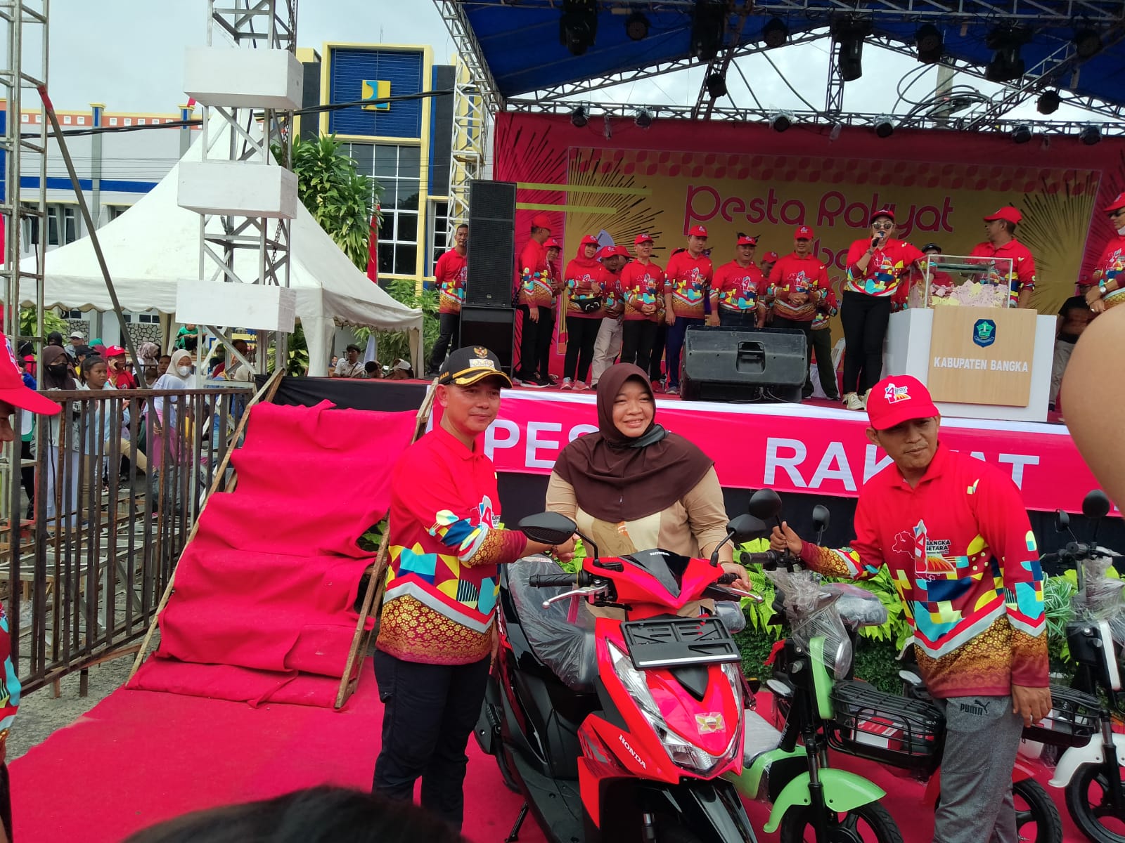 Jalan Sehat 4 Tahun Bangka Setara Berhadiah 2 Unit Honda Beat