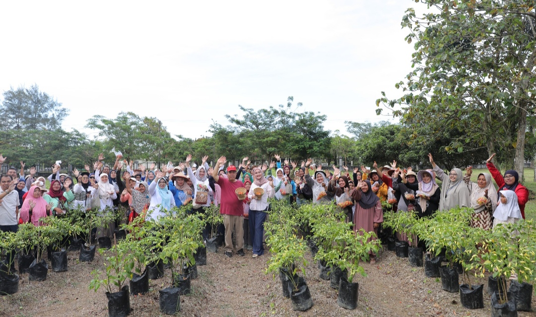 Gubernur Hidayat Arsani Dorong Pengendalian Inflasi melalui Gerakan Tanam Cabai