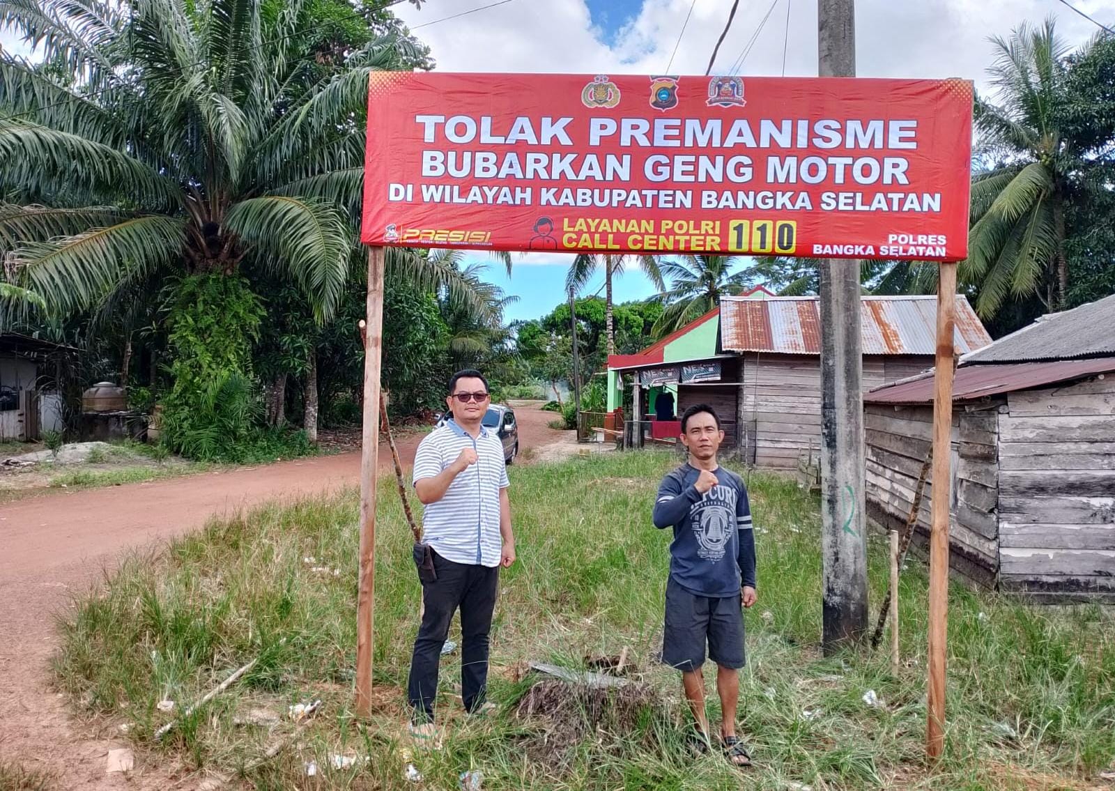 Spanduk Penolakan Geng Motor dan Premanisme di Lepar, Kapolsek : Silahkan Laporkan  ke Kami Kalau Melihat 