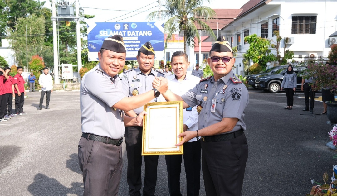 Kanwil Kemenkum Babel Gelar Apel Pagi Dan Penyerahan Sertifikat Hak Cipta Karya Ilmiah