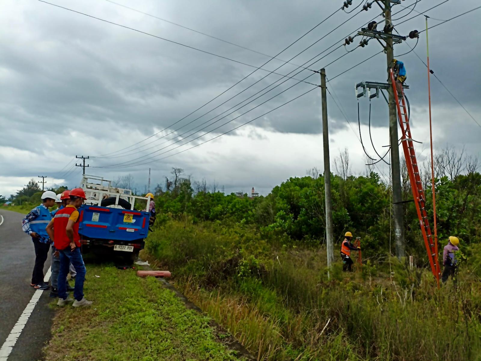 PLN UP3 Bangka Gelar Care For Asset: Tingkatkan Keandalan Jaringan dan Cegah Potensi Bahaya