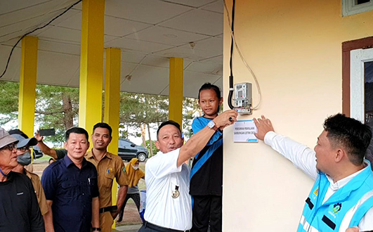 Pemkab Beltim Bahagia, Kado HUT ke-77 RI PLN Babel Terangi Masyarakat dan Obyek Wisata Pantai Tambak Sukamandi