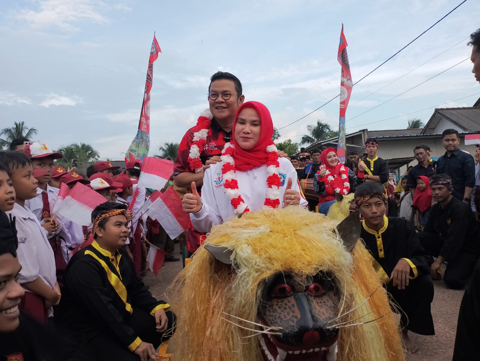 Aik Bakung ke Rias, Bupati Riza Puji Kesenian Masyarakat 