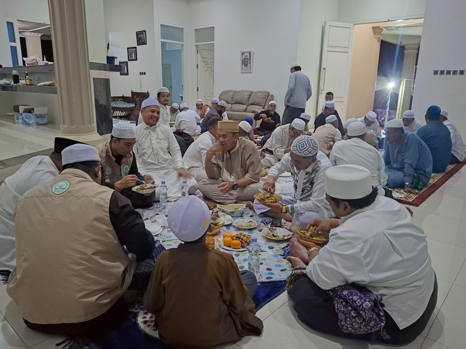 Lantunan Salawat Maulid Simtudduror Bergema di Kediaman Masagus Hakim