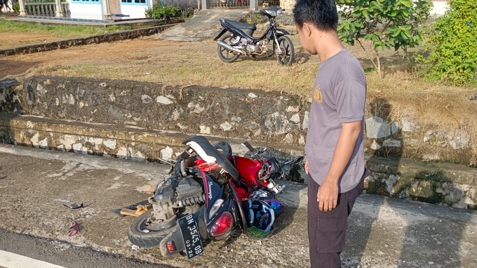 Hilang Kendali, Honda Scoopy Hantam Truk Sawit, Begini Nasib Pengendaranya