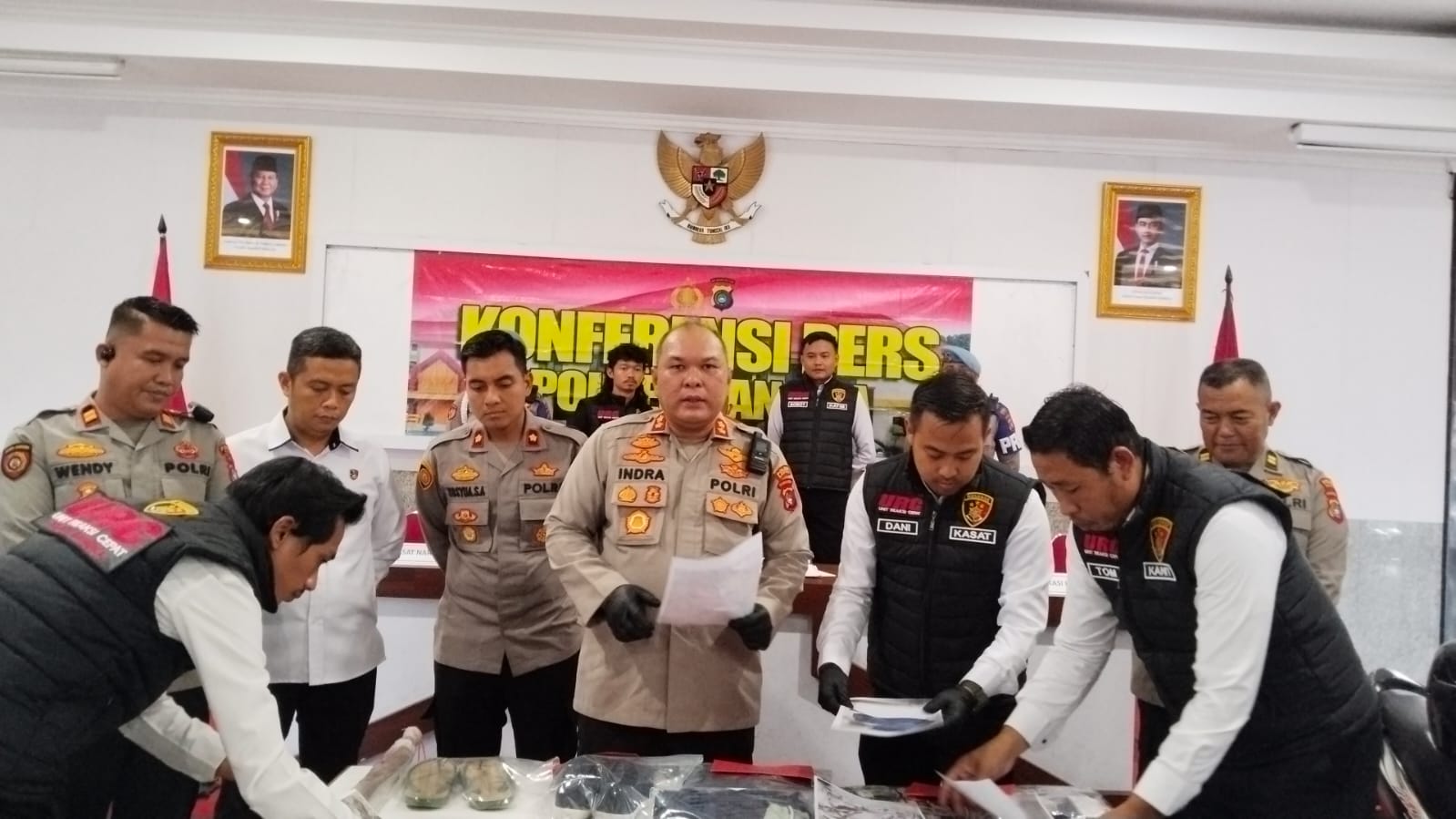 Kapolres Bangka Hadirkan Pelaku Pembunuhan Tukang Pijat, Sebilah Kayu Hilangkan Kesadaran Korban
