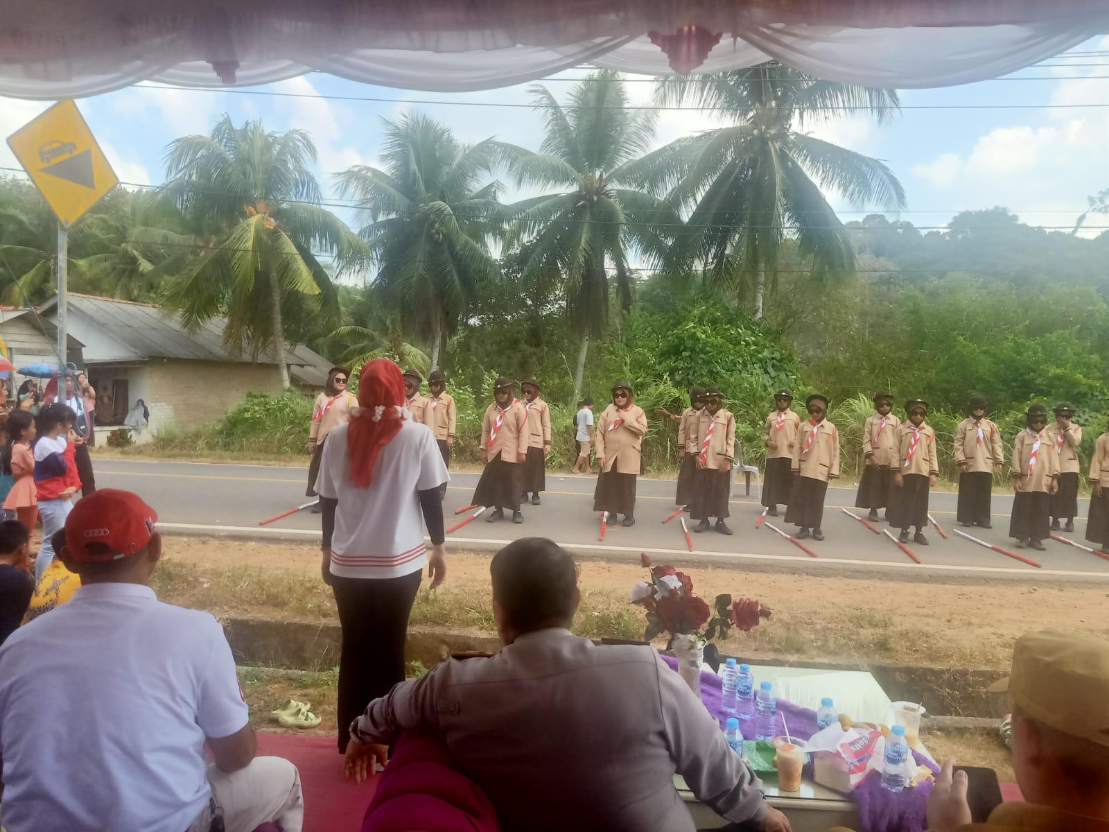 Desa Keposang Gelar Karnaval HUT RI 