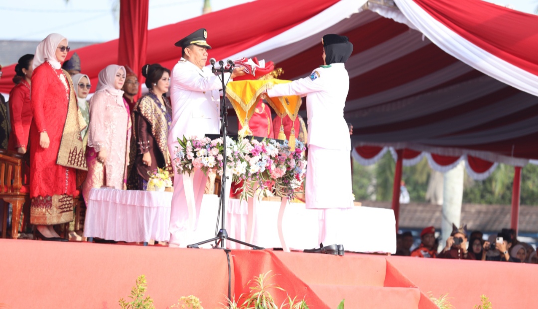 Gubernur Hidayat Arsani Pimpin Upacara HUT ke-81 RI, Kobarkan Semangat Persatuan dan Pengabdian