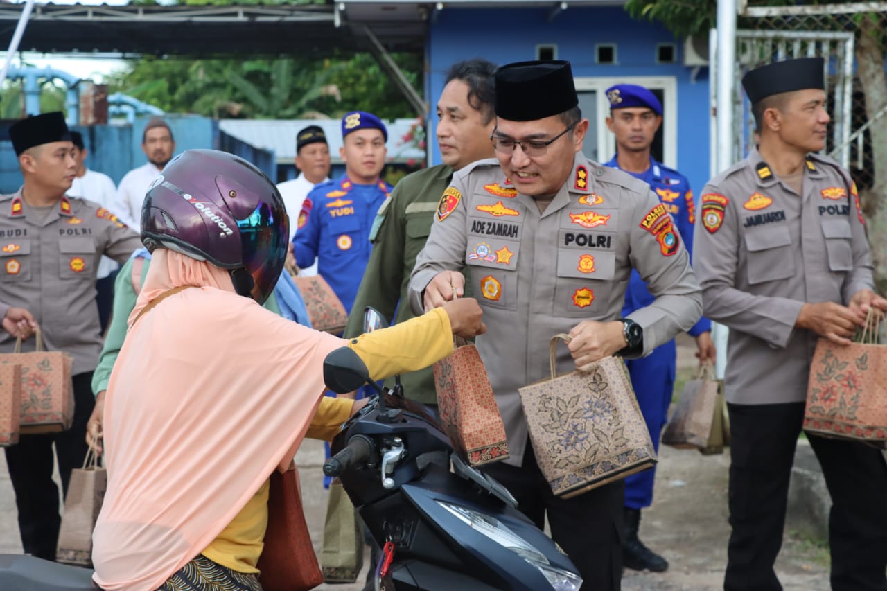 Diakhir Jabatan, Kapolres Babar Ajak Wartawan Berbagi Takjil