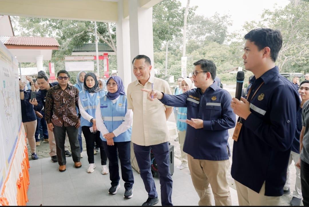 Ketua Komisi XII DPR RI Resmikan Penyalaan Perdana Program BPBL di Belitung Bersama Kementerian ESDM dan PLN