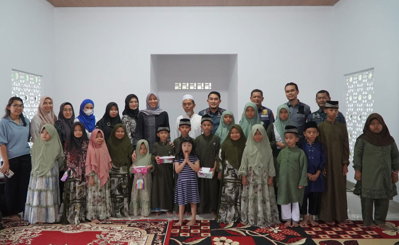 Imigrasi Pangkalpinang Berbagi Kasih di Panti Asuhan Alkhoiriyah Pangkalpinang