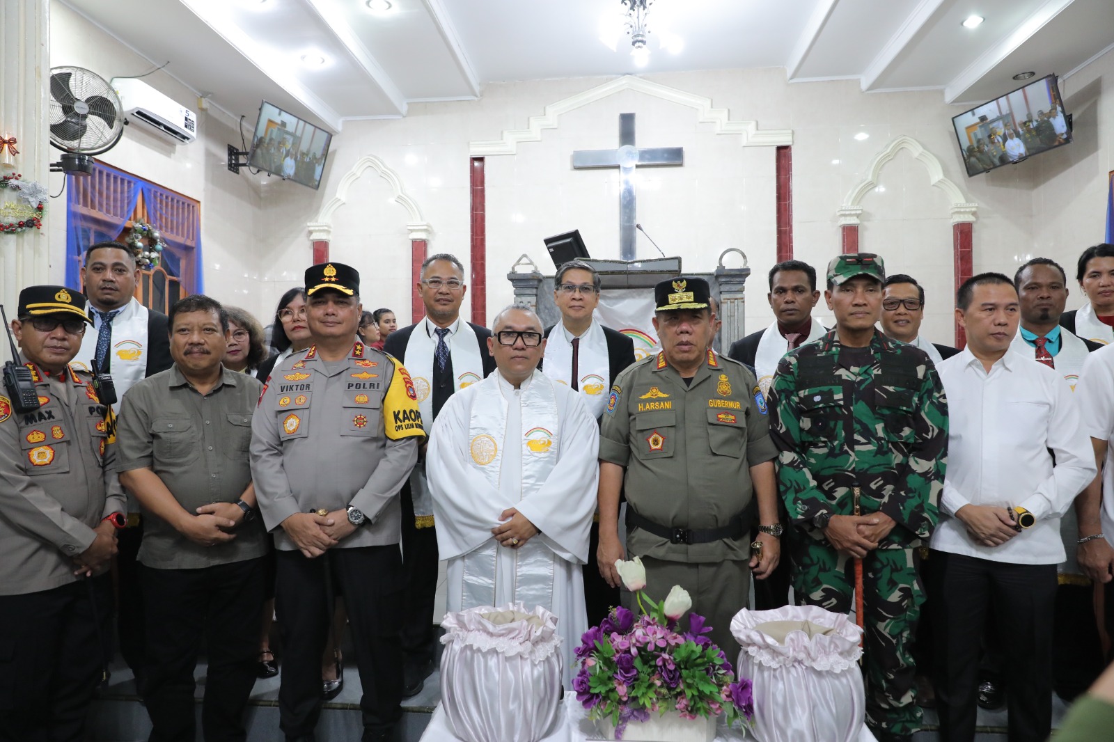 Pastikan Natal 2025 Aman dan Damai, Gubernur Hidayat Arsani Turun Langsung Tinjau Gereja dan Pos Pengamanan