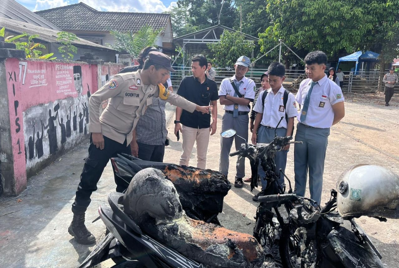 HP Meledak di Dasboard Motor, 3 Motor Siswa SMA 2 Pangkalpinang Terbakar