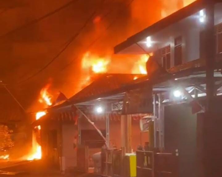 Begini Kronologis Kebakaran di Kampung Bintang yang Menghanguskan Gudang dan Empat Rumah