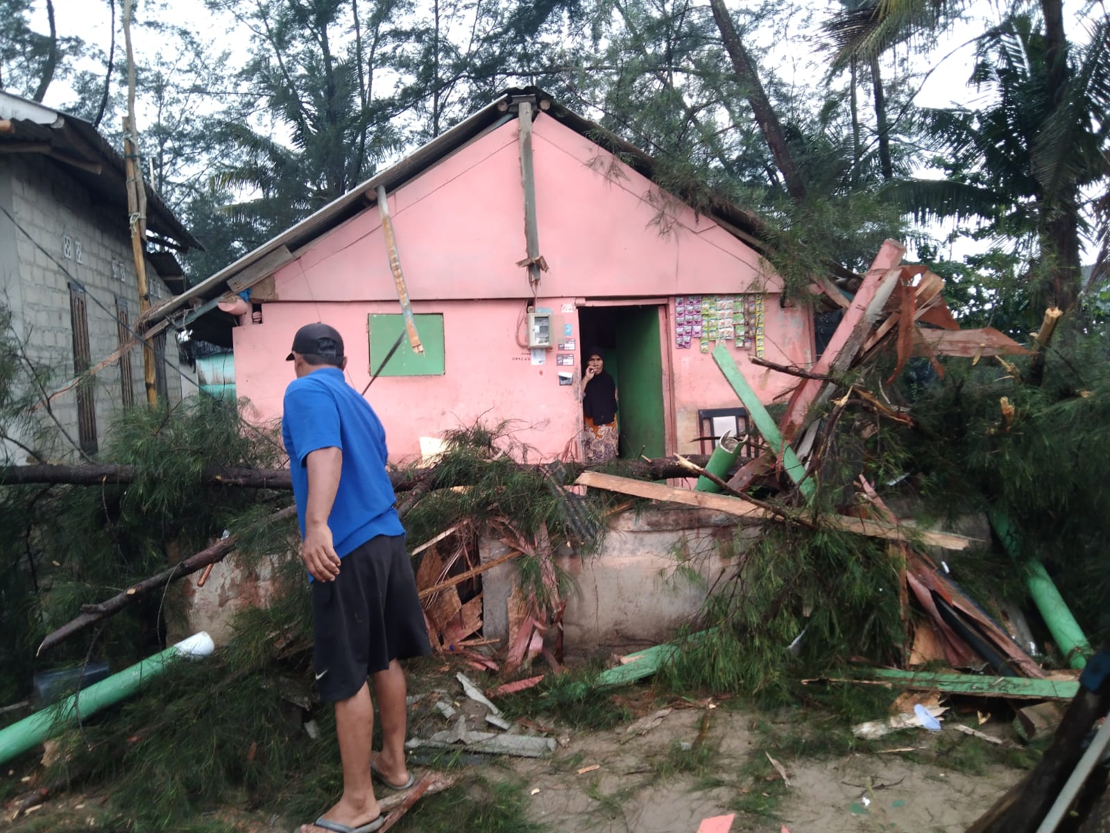 Angin Ribut di Batu Belubang, 4 Rumah Rusak, Pohon Tumbang 