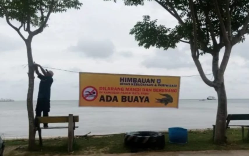 BPBD Buru Buaya di Pantai Mentok 