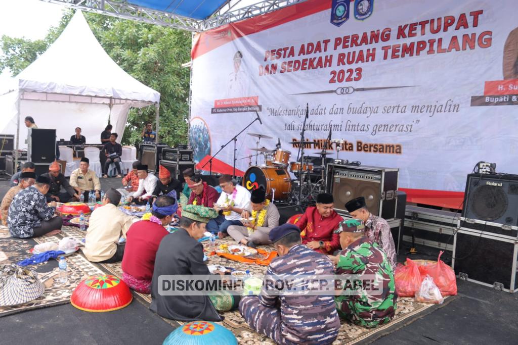 Pesta Adat Perang Ketupat sebagai Ajang Silaturahmi