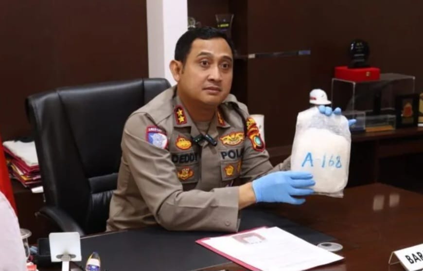 Warga Temukan 1,05 Kilogram Sabu di Pinggir Pantai Batu Bedil