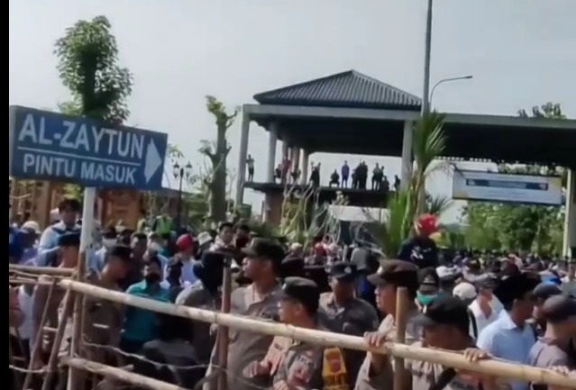  Ponpes Al Zaytun Dikepung. Ribuan Pendemo Singgung Kemenag dan MUI: Sesat Atau Tidak!