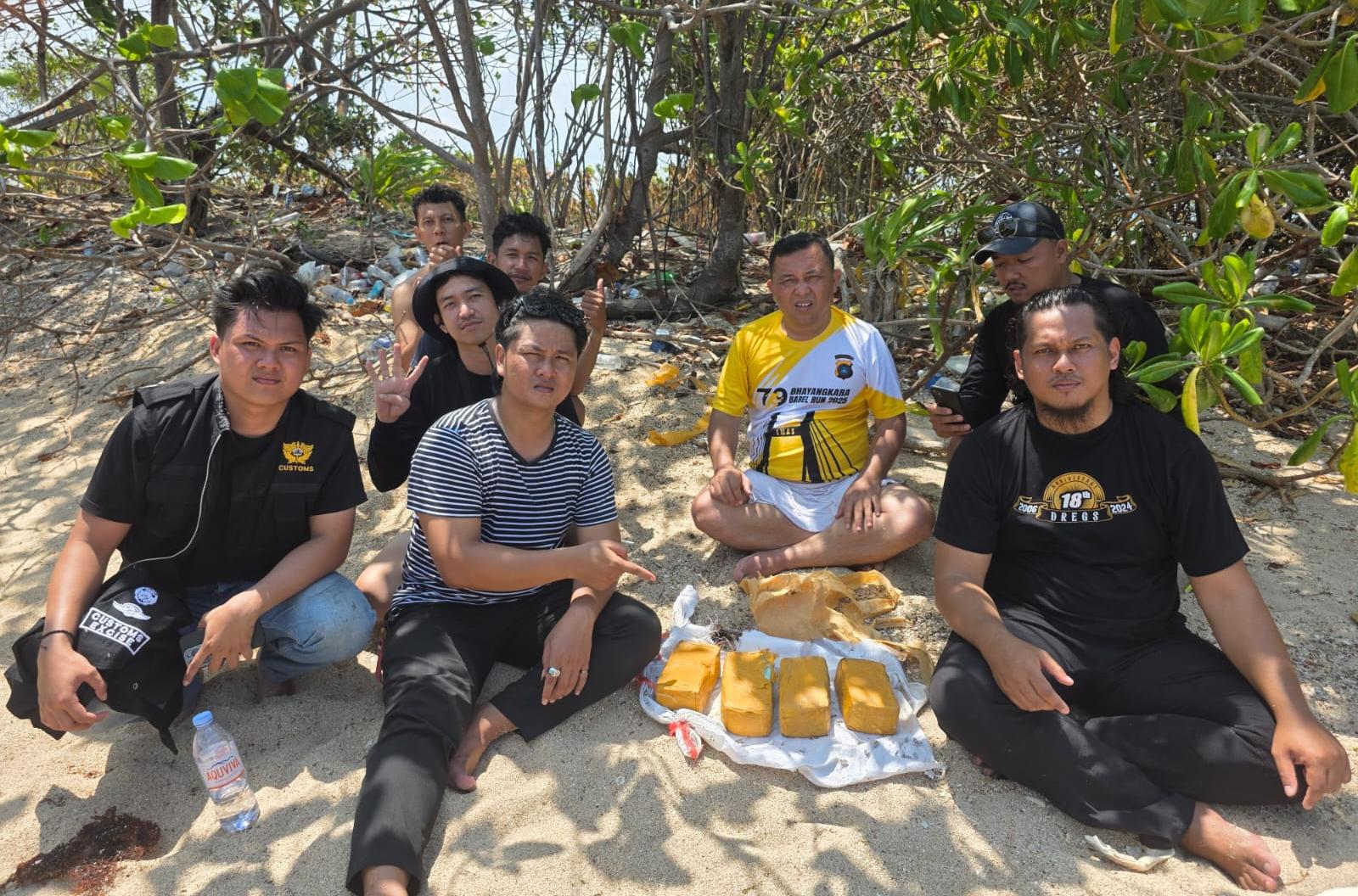  4 Paket Sabu Ditemukan di Pulau Ulat Bulu