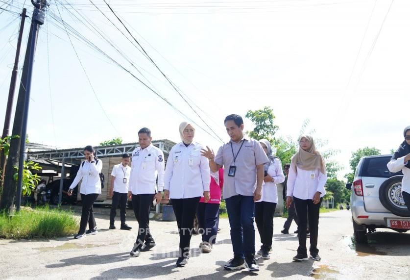 PT Timah Tbk Kembali Hadir Bantu Warga Terdampak Banjir Rob di Pangkalpinang