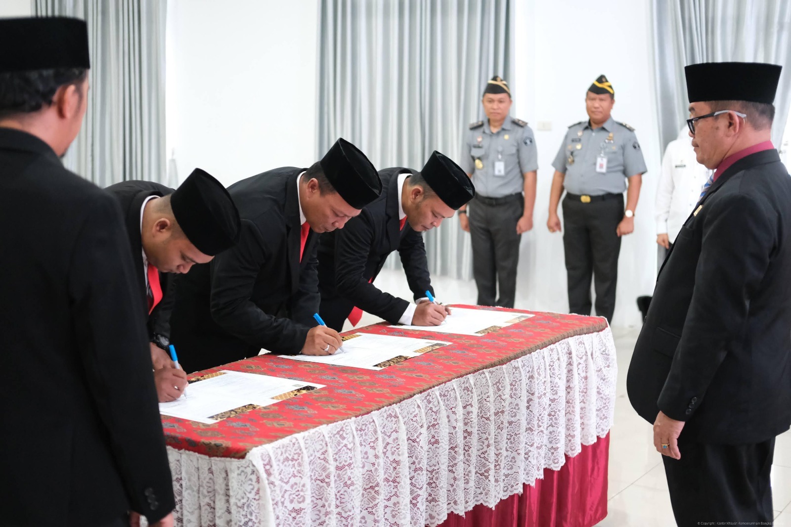 Kakanwil Kemenkum Babel Lantik 3 Pejabat Penyidik Pegawai Negeri Sipil