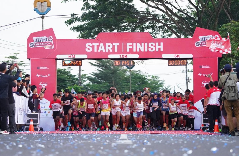 Ribuan Pelari Mulai Berlari di TINS Half Marathon 2025, Kota Pangkalpinang Dipenuhi Semangat Sportif
