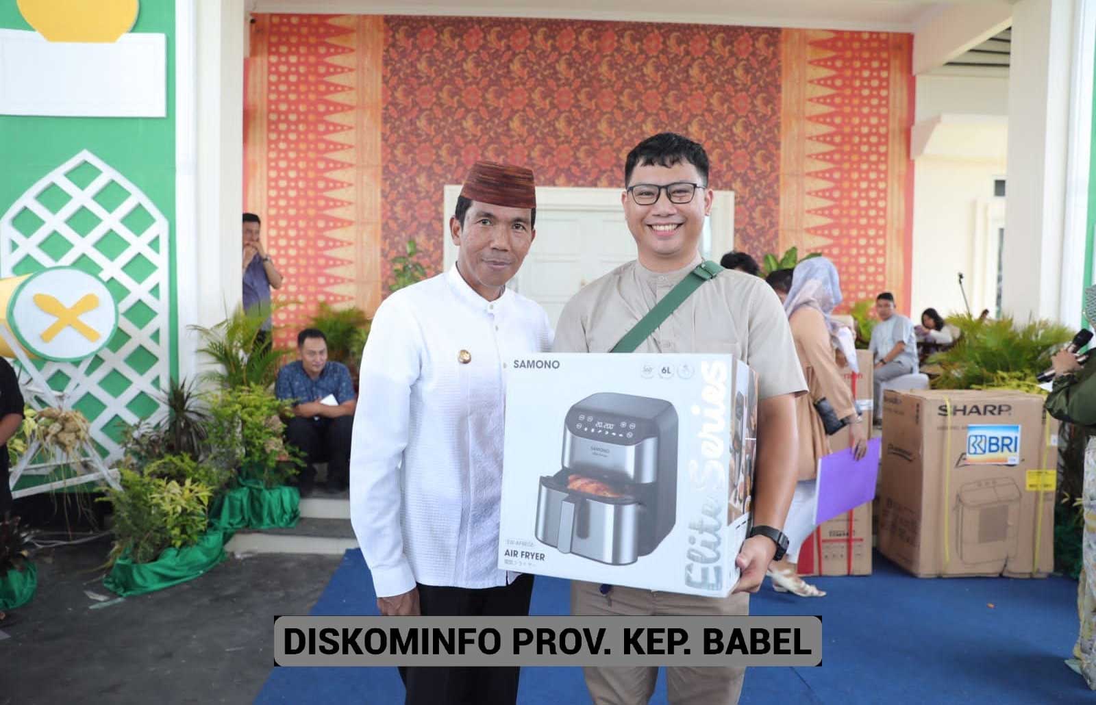 Bertugas di Hari Raya, Deo Bawa Pulang Hadiah dan Berfoto Bersama Pj Gubernur