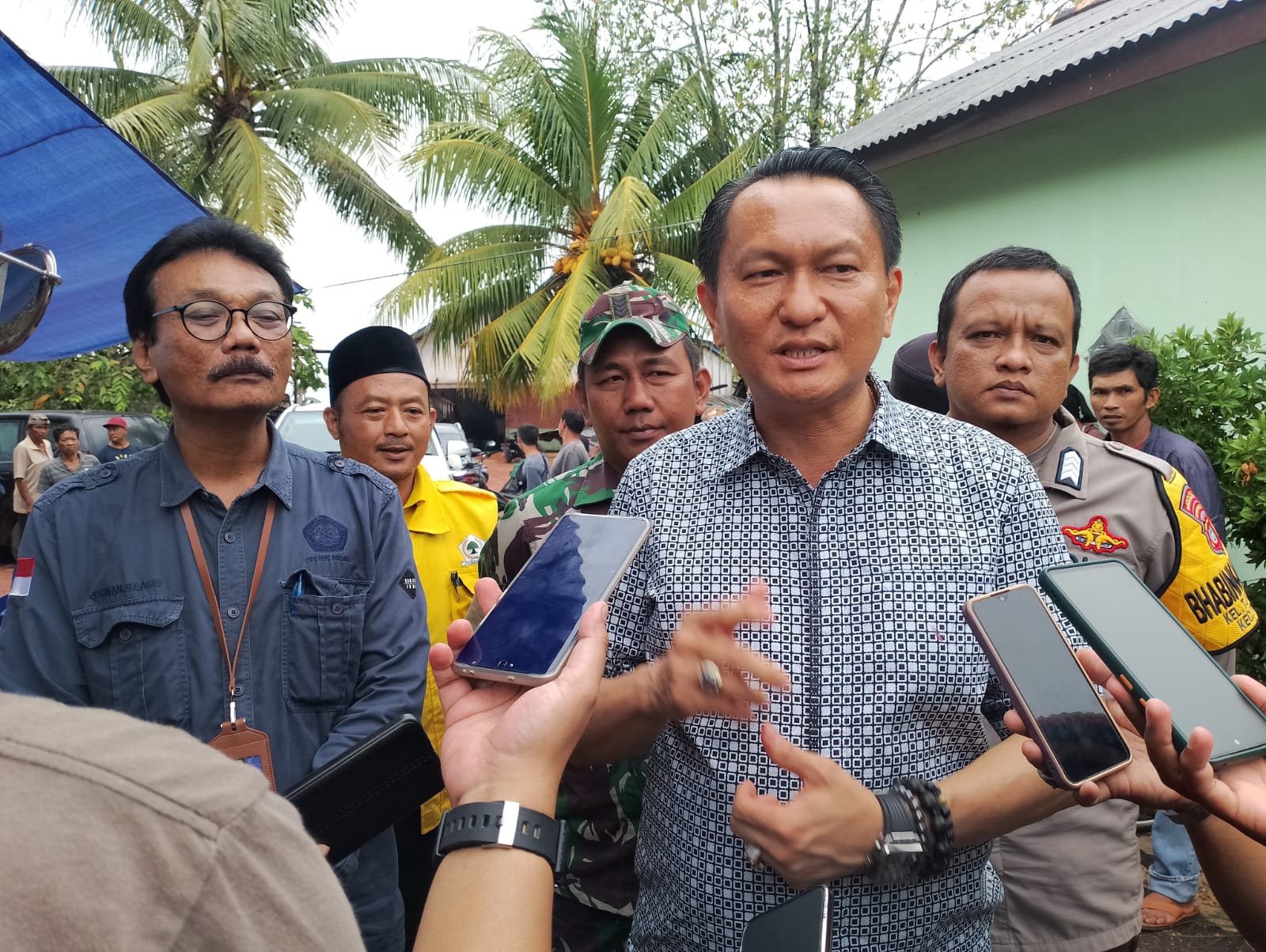 Kunjungi Tanjung Ketapang, BPJ Bagikan Mesin Konverter Bagi Nelayan