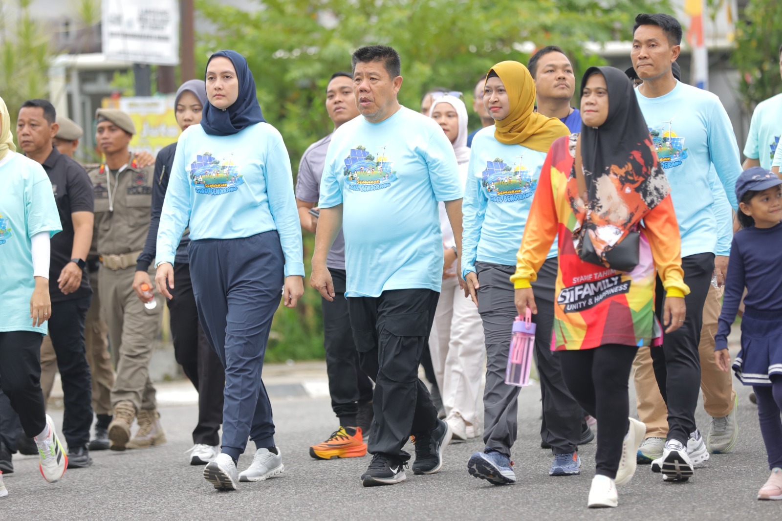 Lepas Ribuan Peserta Jalan Sehat Hari Listrik Nasional ke-80, Gubernur Hidayat Ingatkan Masyarakat Soal ini