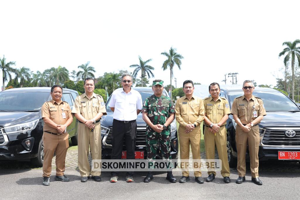 Pj Gubernur Serahkan Kendaraan Operasional untuk Danlanal dan Asisten 