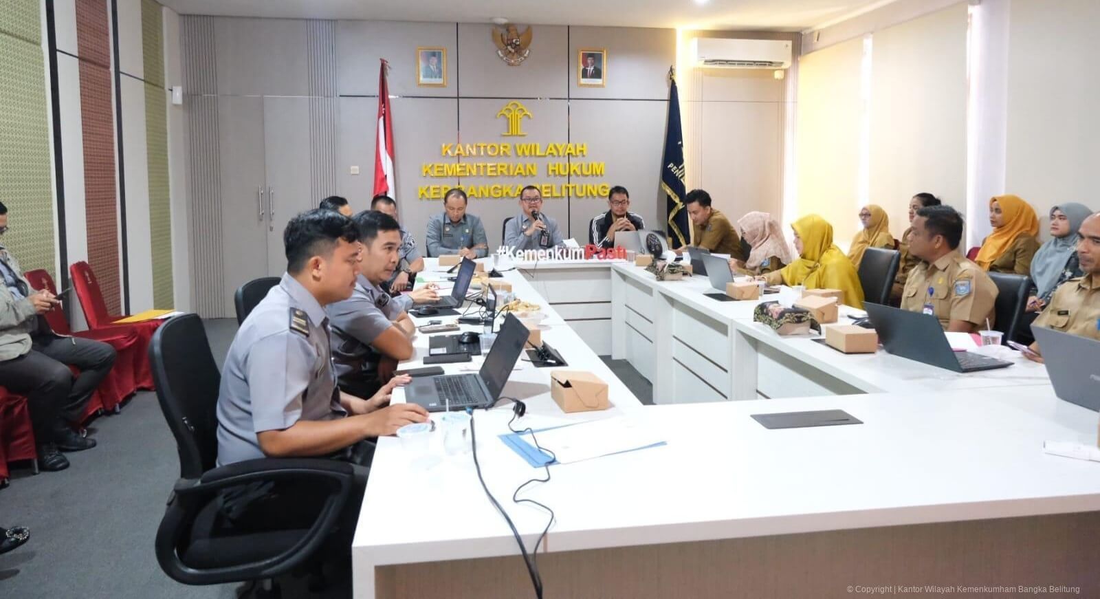 Kakanwil Kemenkum Babel Pimpin Rapat Harmonisasi Ranperda Belitung Timur dan Ranperbup Bangka Tengah