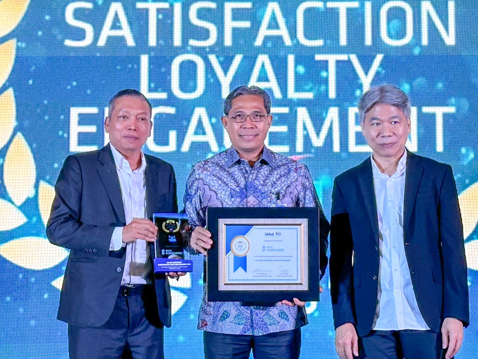 Bank Sumsel Babel Raih Predikat Terbaik di Satisfaction, Loyalty, and Engagement Award 2025 