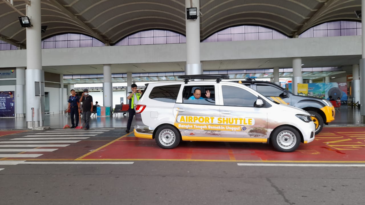 Kembali Berinovasi, Disperkimhub Bateng Launching Airport Shuttle dan 38 Porter