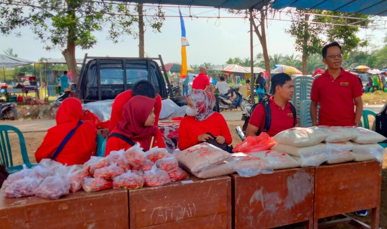 Selama Aik Bakung, DKUKMINDAG Basel Sudah Distribusi 15 Ton Beras Lokal