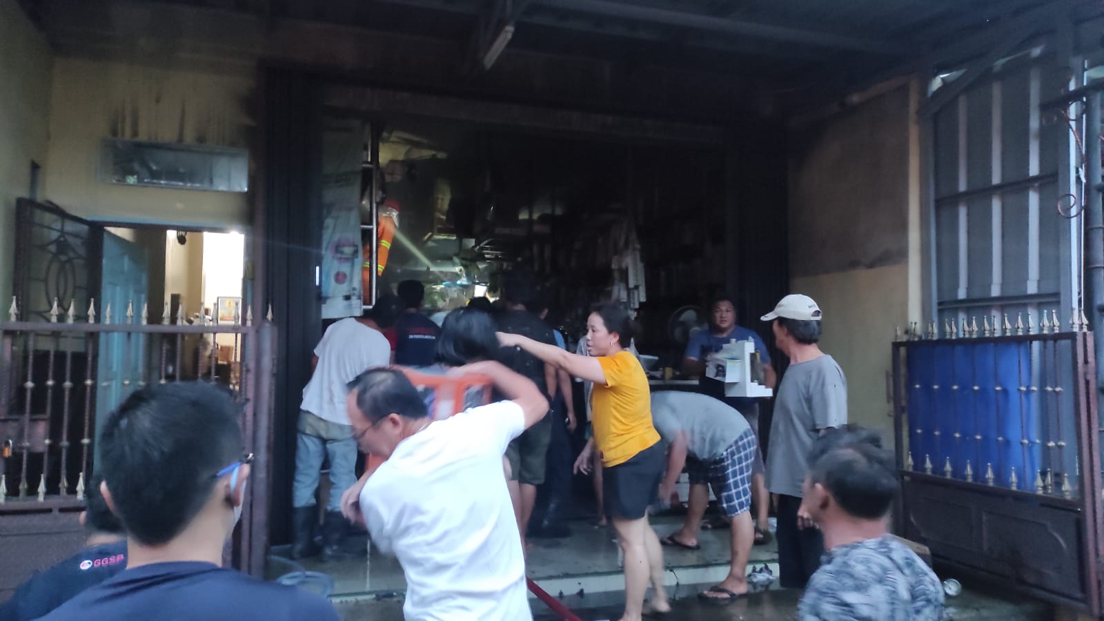 Toko Elektronik Nasional di Kawasan Pasar Muntok Terbakar