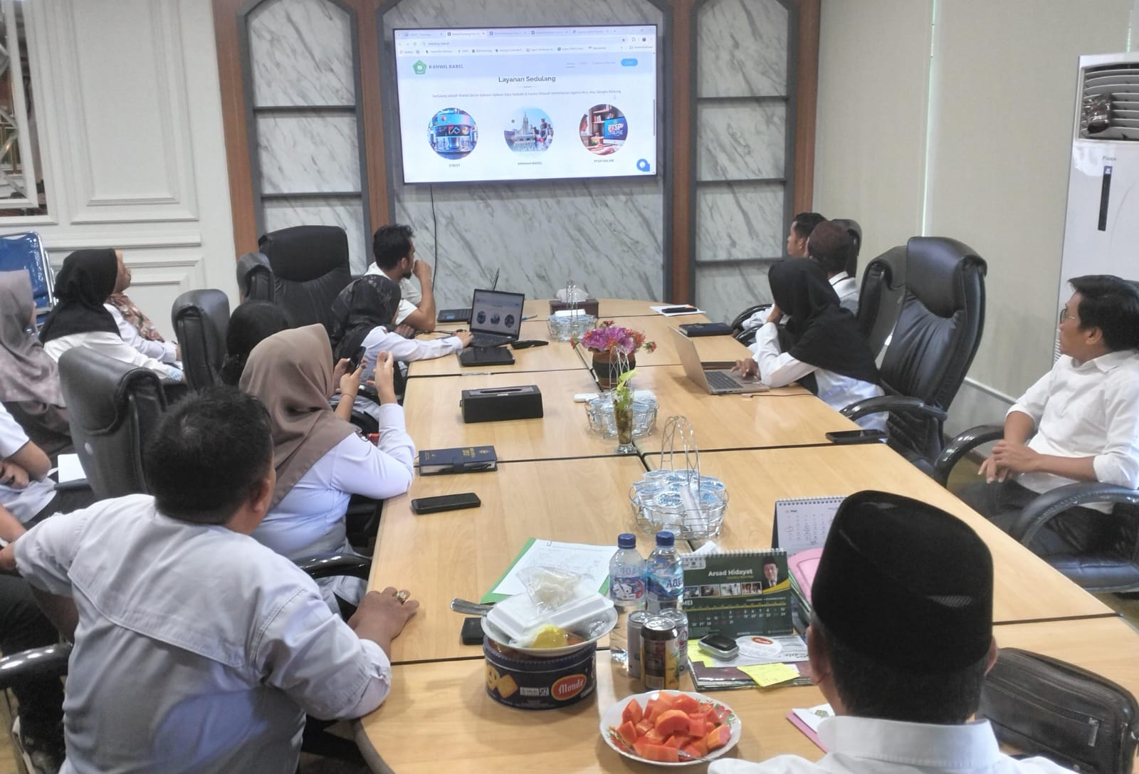Kakanwil Kemenag Babel bersama Tim Data, Evaluasi dan Pelaporan Melakukan Raker