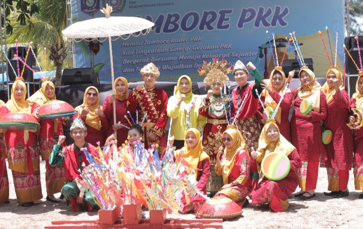 Safriati Safrizal Harapkan Peserta Lomba Parade Budaya Tampilkan yang Terbaik di Kancah Nasional
