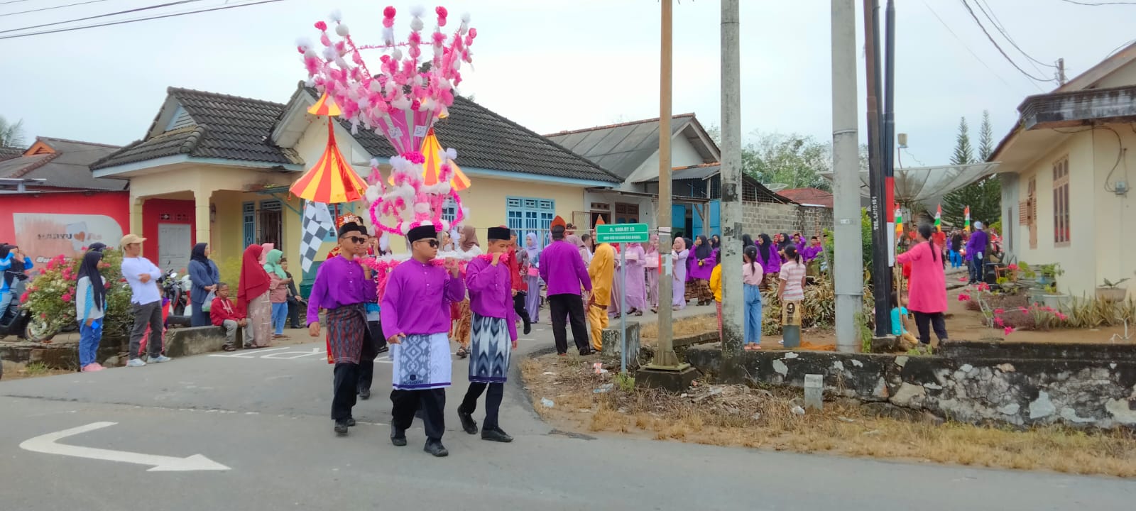 Ngarak Telok Serujo, Warisan Budaya Tak Benda Saat Panen 