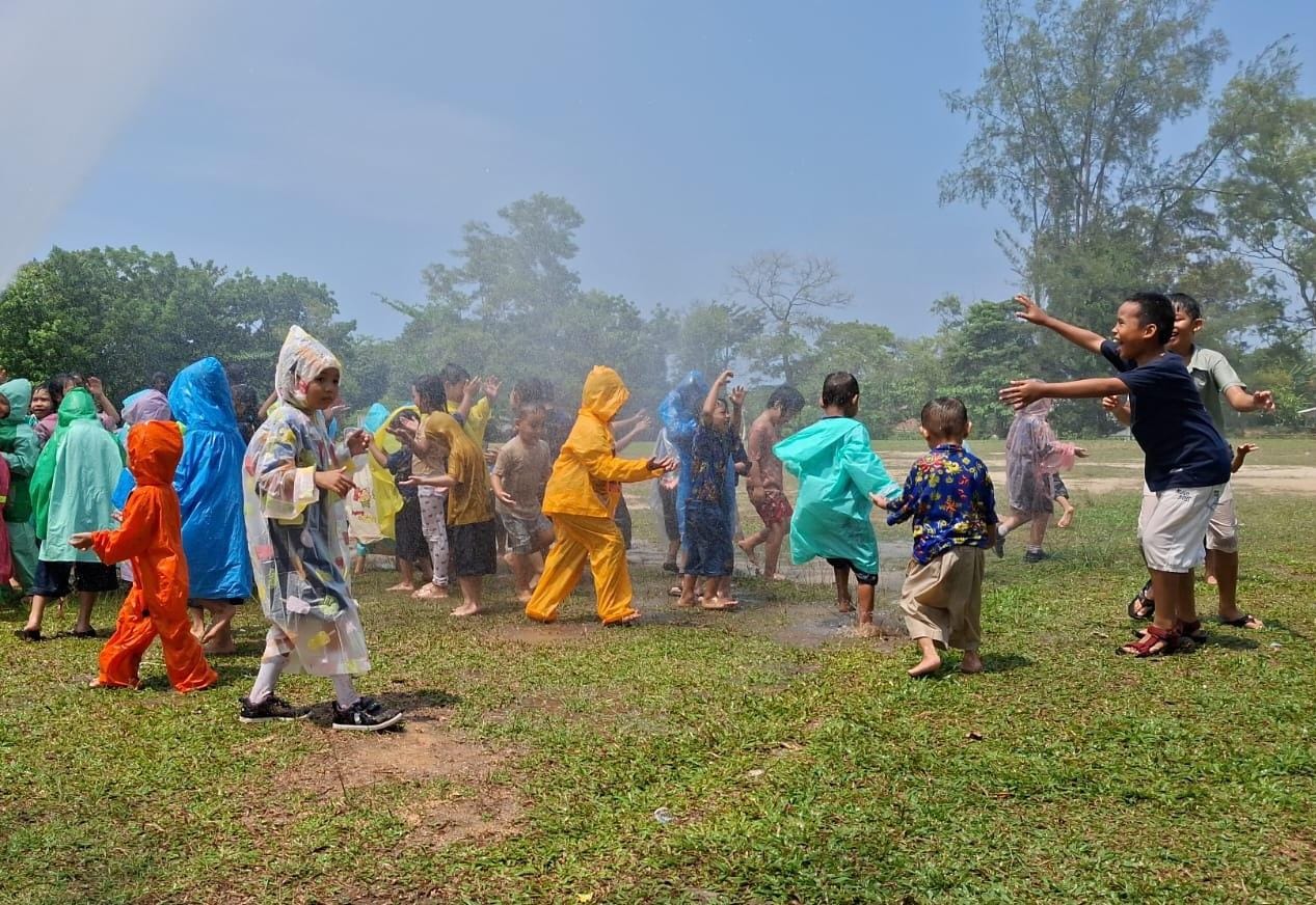 Seru Banget, PT Timah Edukasi Bahaya Api Bagi Puluhan Anak-anak TK Santa Maria Mentok