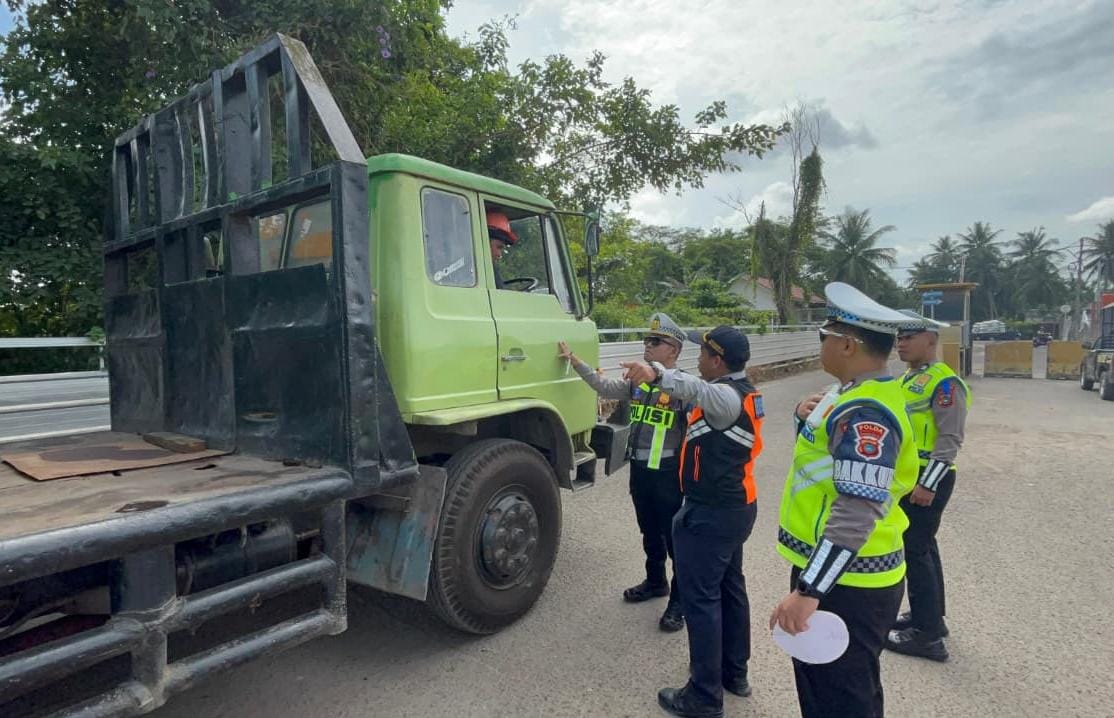 OKM 2026 : Ditlantas Polda Babel Gelar Ramp Check Kendaraan Di Pelabuhan Pangkalbalam