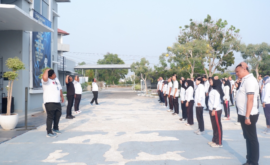 Sabtu Sehat di Lapas Narkotika Pangkalpinang, Kalapas Ikut Workout dan Main Voli