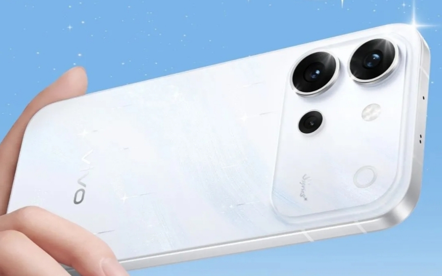 Vivo S70 Bawa Kamera Periskop 64 MP dan Teknologi Teleconverter
