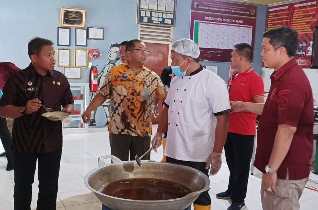 Dirkesrehab M Hilal Apresiasi Kalapas Hidayat dan Jajaran Sajikan Masakan Lokal Lempah Darat Bagi Warga Binaan