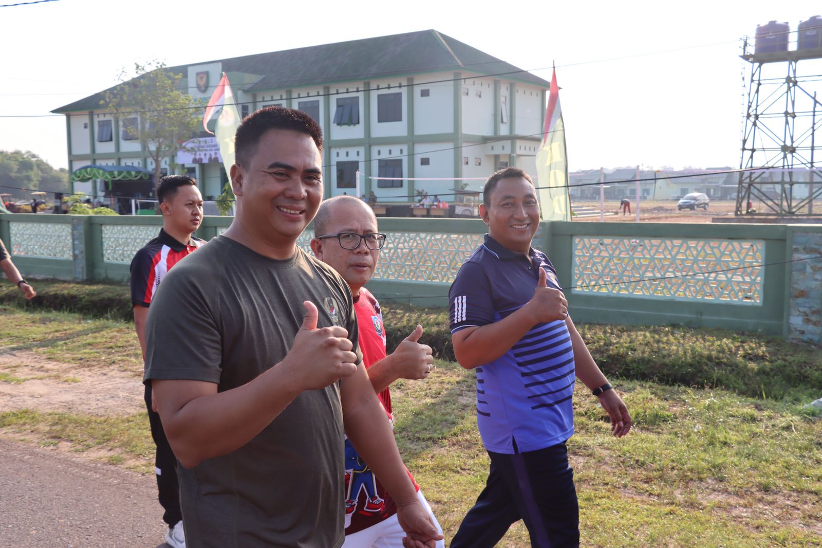 Tingkatkan Sinergritas, TNI Polri Olahraga Bersama dan Bagi-bagi Hadiah