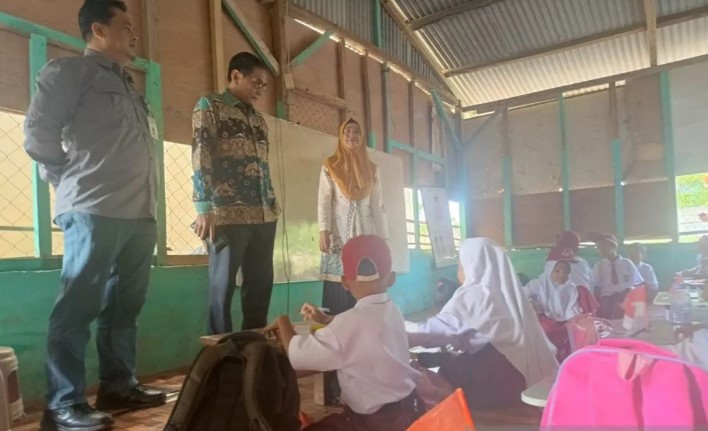 Ombudsman Menininjau Kerusakan Gedung SDN 21 Kace Bangka